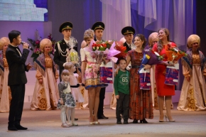 Ставрополь приветствовал «Женщин года» в атмосфере весеннего бала