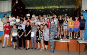 Сотрудники полиции направились в детские летние лагеря с доброй миссией